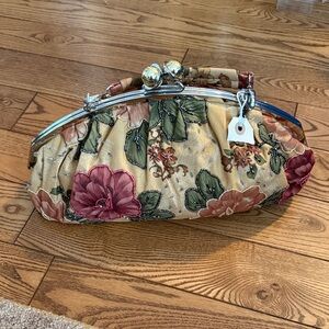 Floral Embroidered Clutch Bag